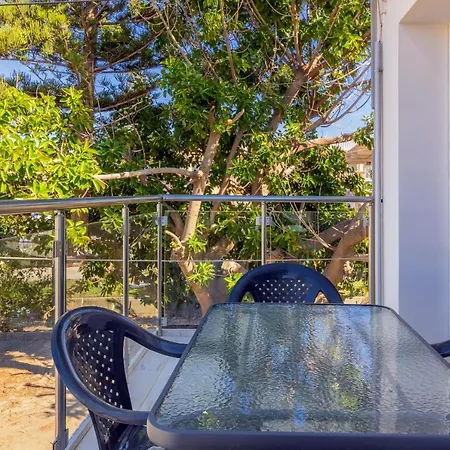Beachfront Agia Marina * Stalos