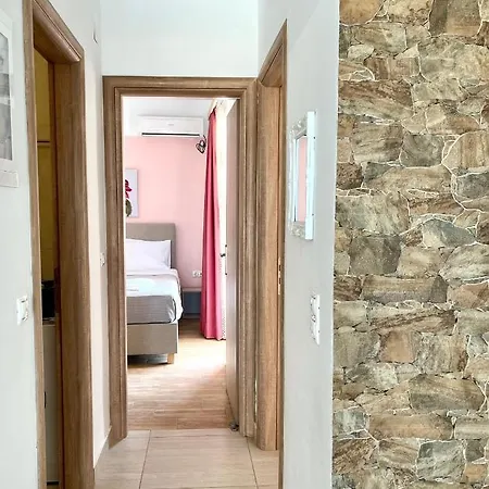 Beachfront Agia Marina * Stalos